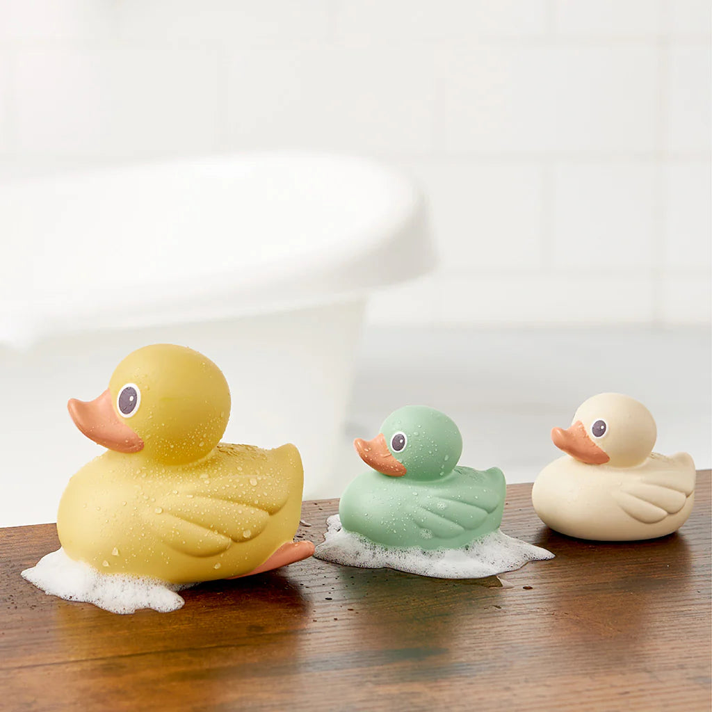 Itzy Ducky Family™ Bath Toy Set